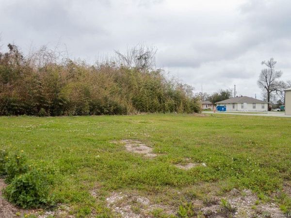 2608 Lake Street, Lake Charles, LA 70601