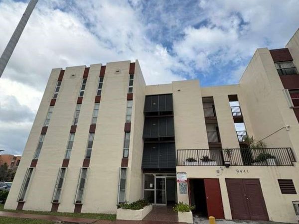 9441 SW 4th Street, Unit 202, Miami, FL 33174