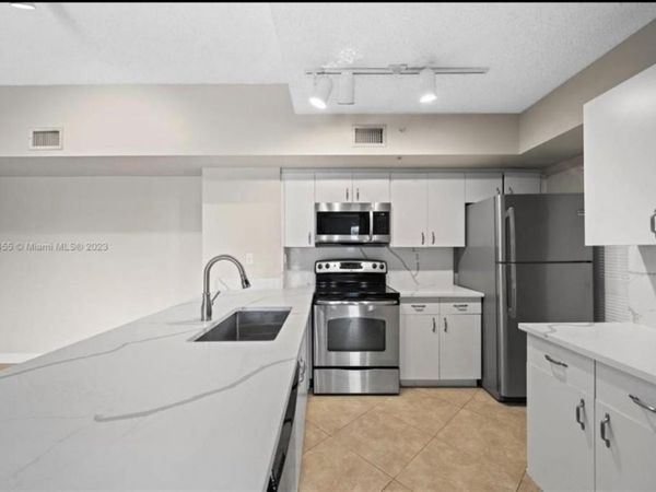 2640 S University Drive, Unit 307, Davie, FL 33328