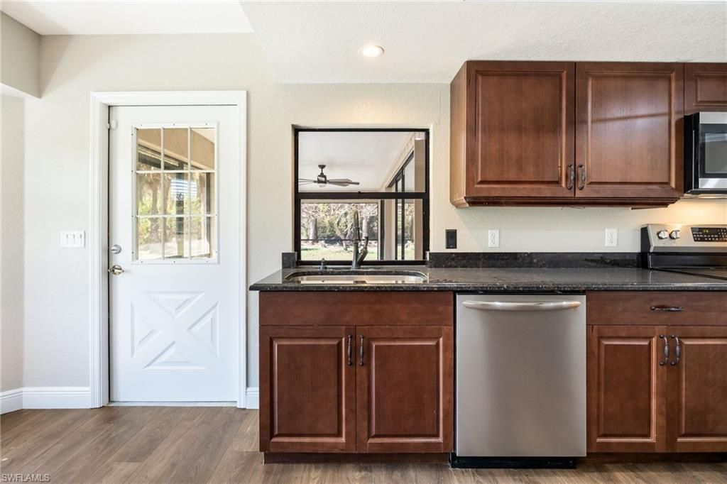 18890 Fox Run Rd, Alva, FL 33920 Photo