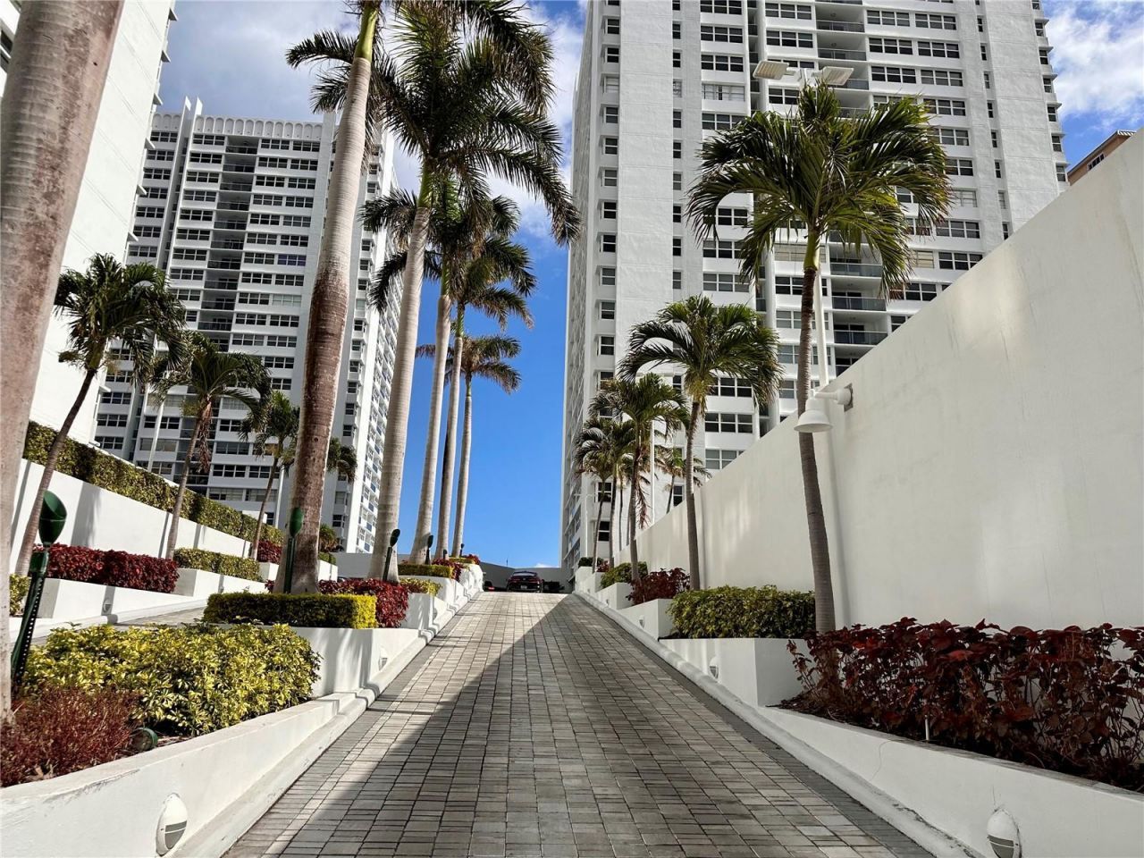 1880 S Ocean Drive, Unit Ts705, Hallandale Beach, FL 33009 Photo