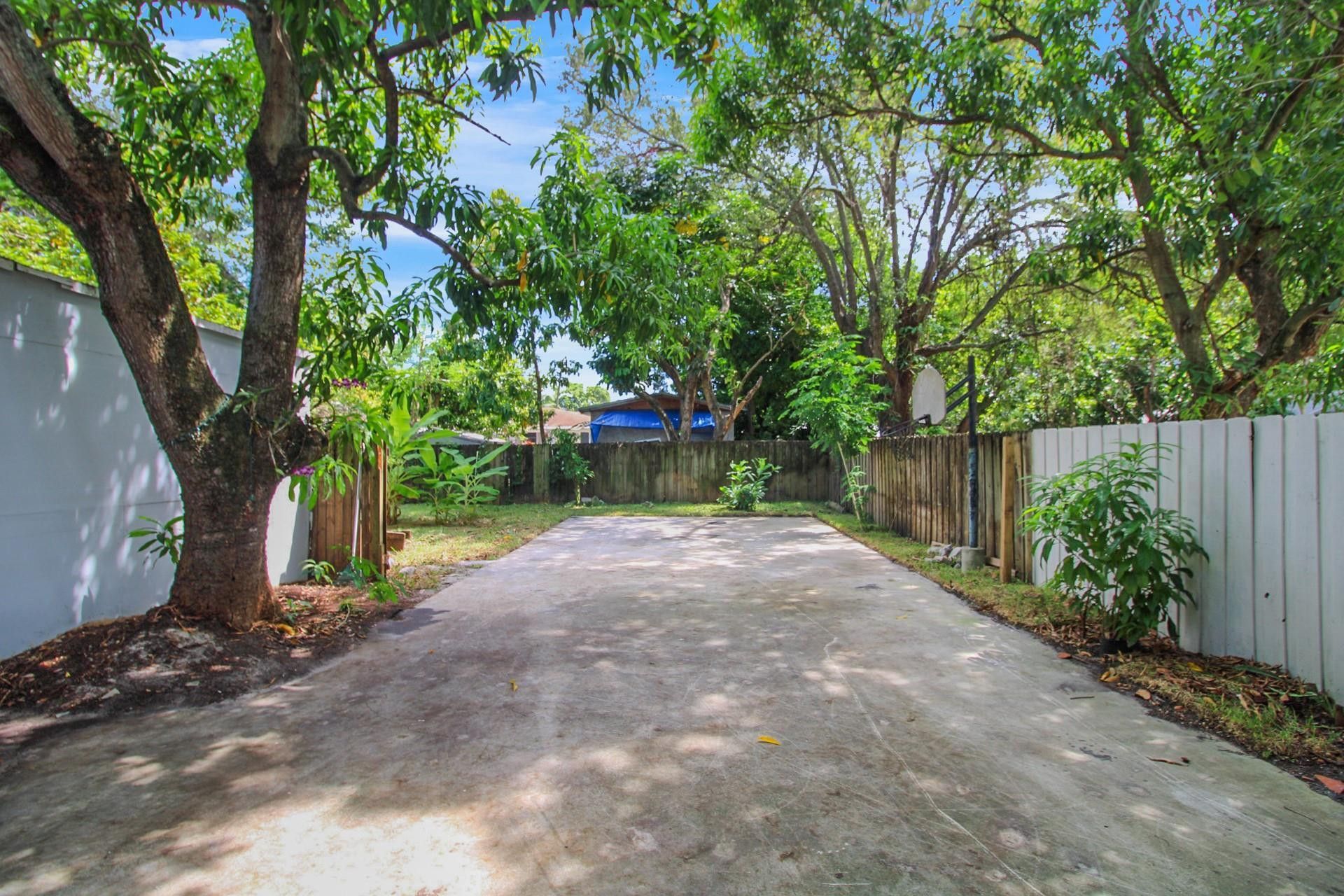 1236 NW 32nd Street, Miami, FL 33142 Photo