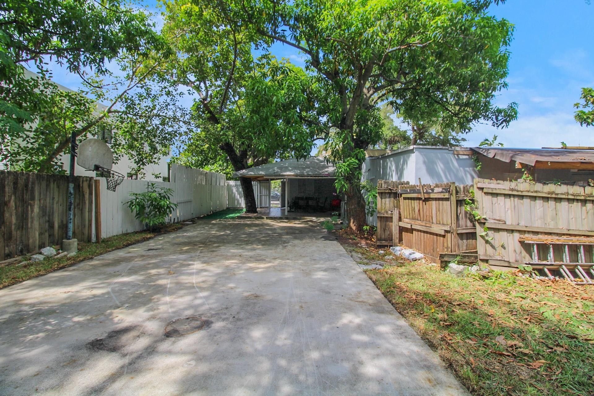 1236 NW 32nd Street, Miami, FL 33142 Photo