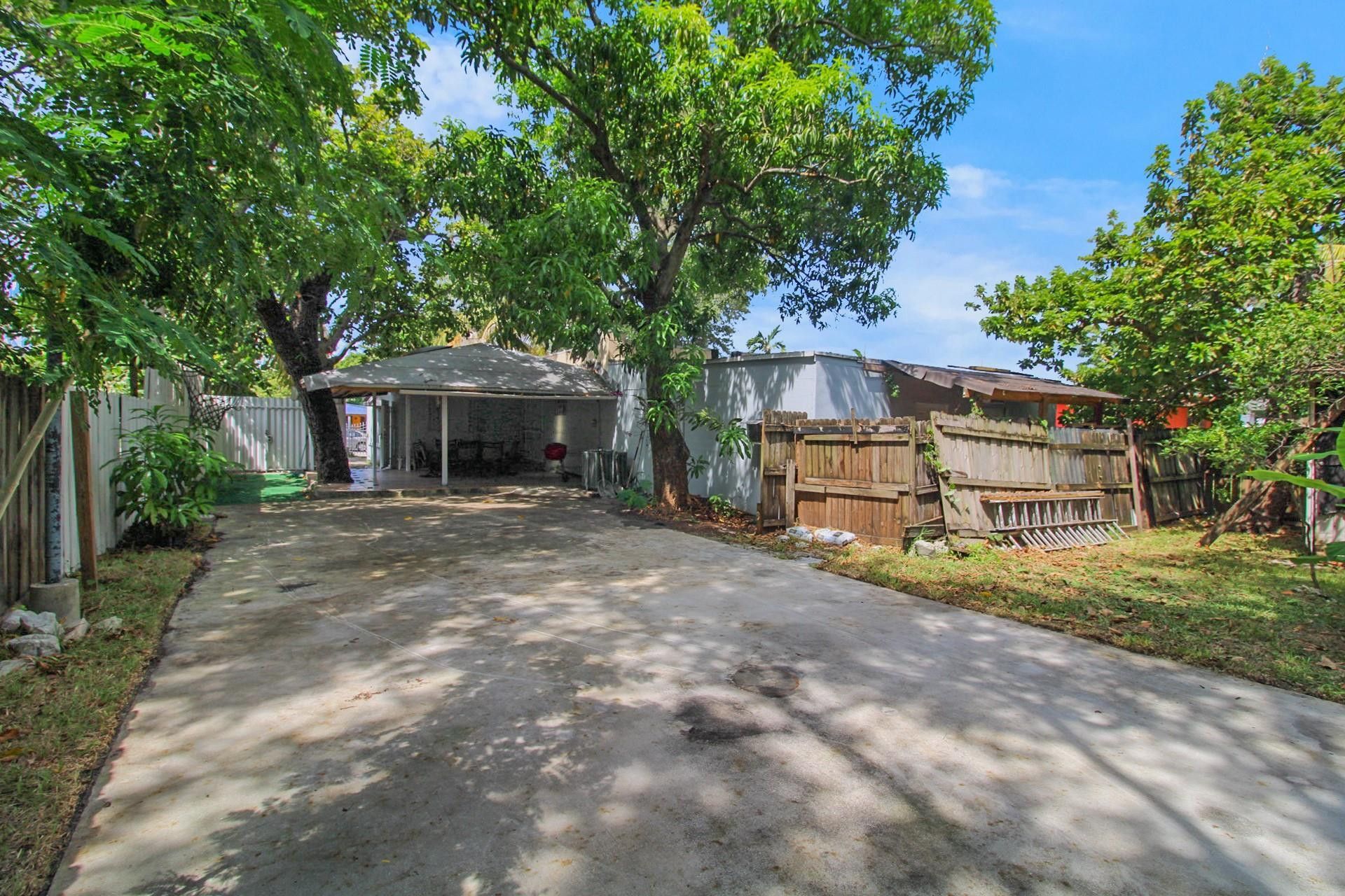 1236 NW 32nd Street, Miami, FL 33142 Photo