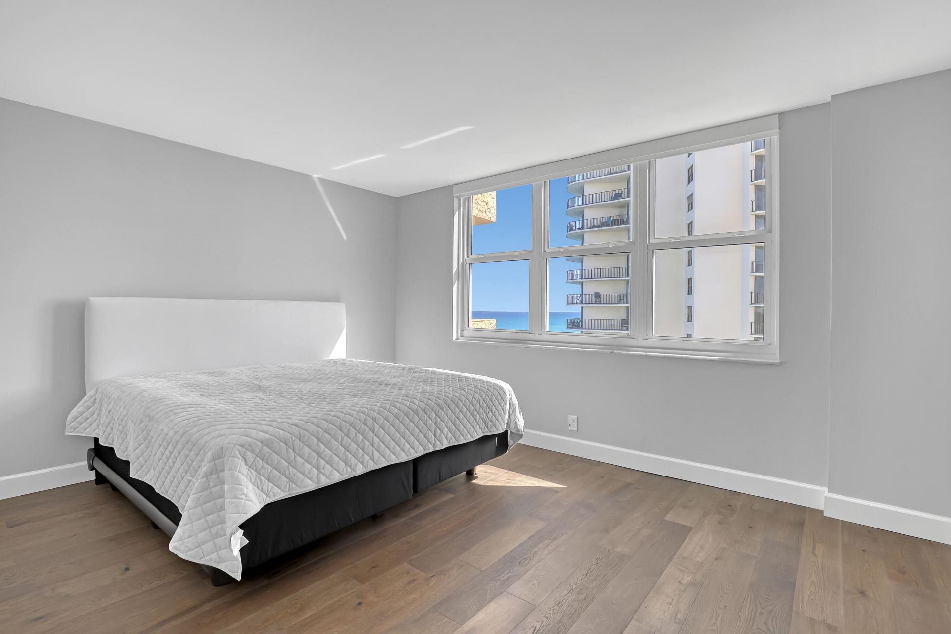 5440 N Ocean Drive, Unit 807, Riviera Beach, FL 33404 Photo