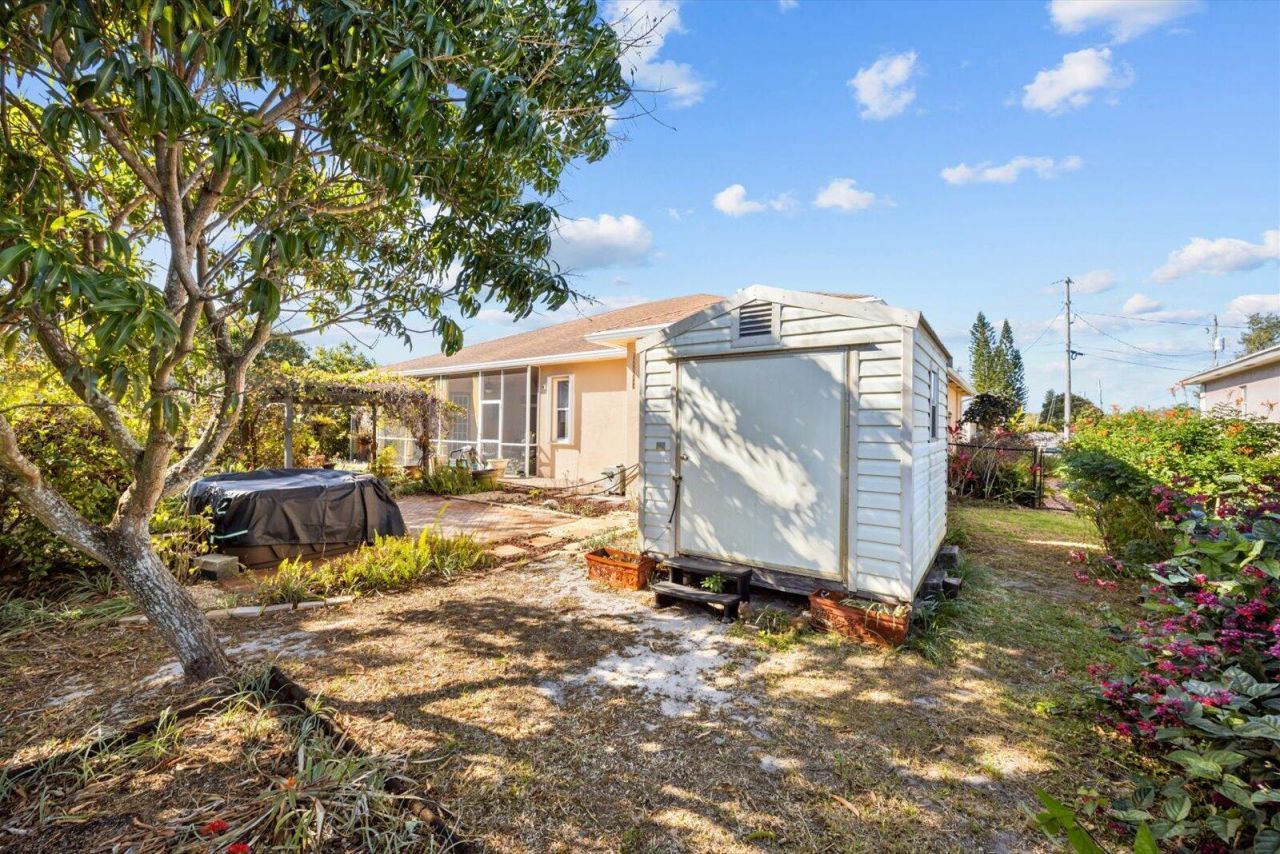 111 SW Ladybug Drive, Port Saint Lucie, FL 34953 Photo