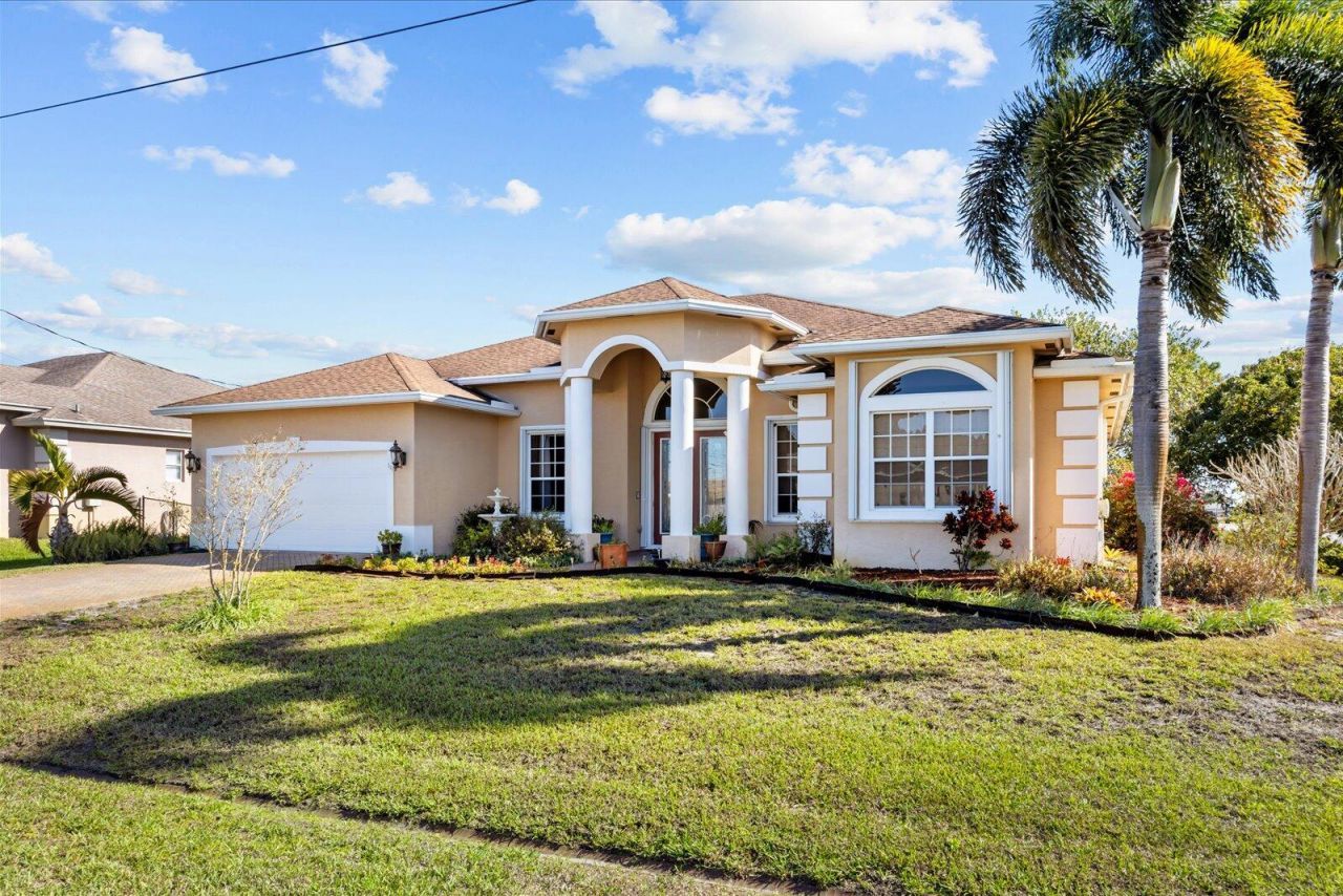 111 SW Ladybug Drive, Port Saint Lucie, FL 34953 Photo