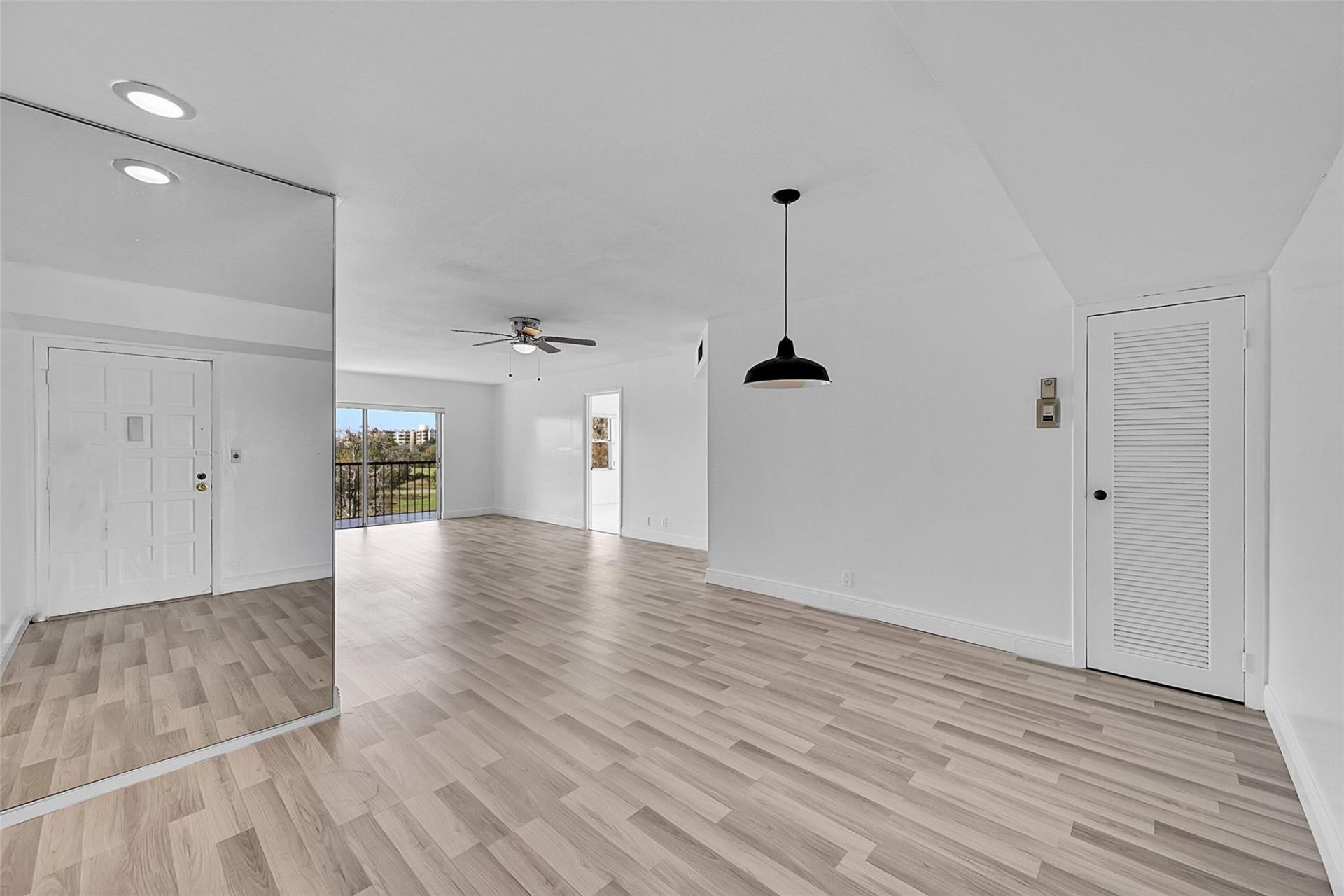 6301 N Falls Circle Drive, Unit 408, Lauderhill, FL 33319 Photo