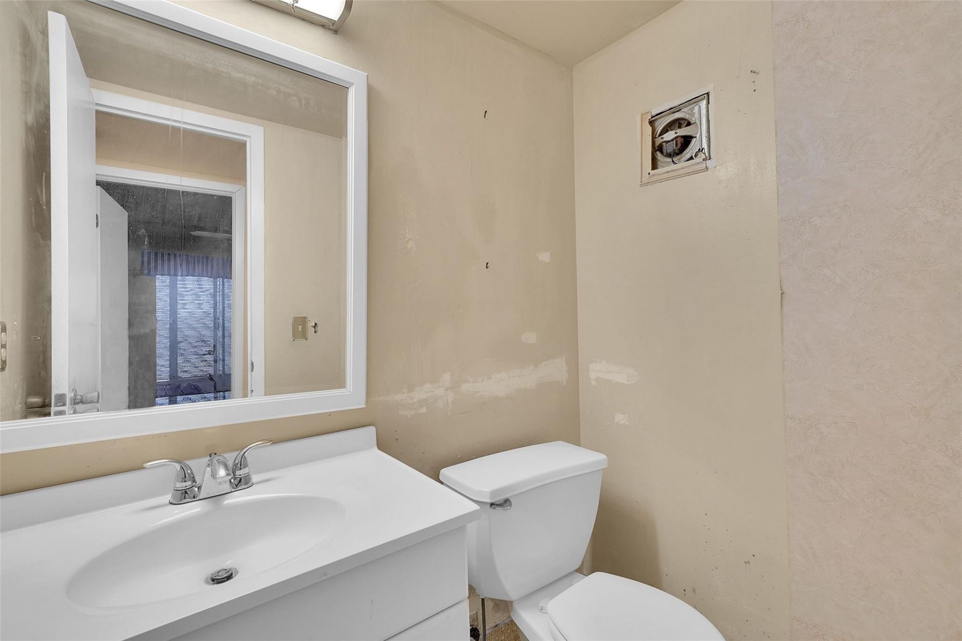 6301 N Falls Circle Drive, Unit 408, Lauderhill, FL 33319 Photo