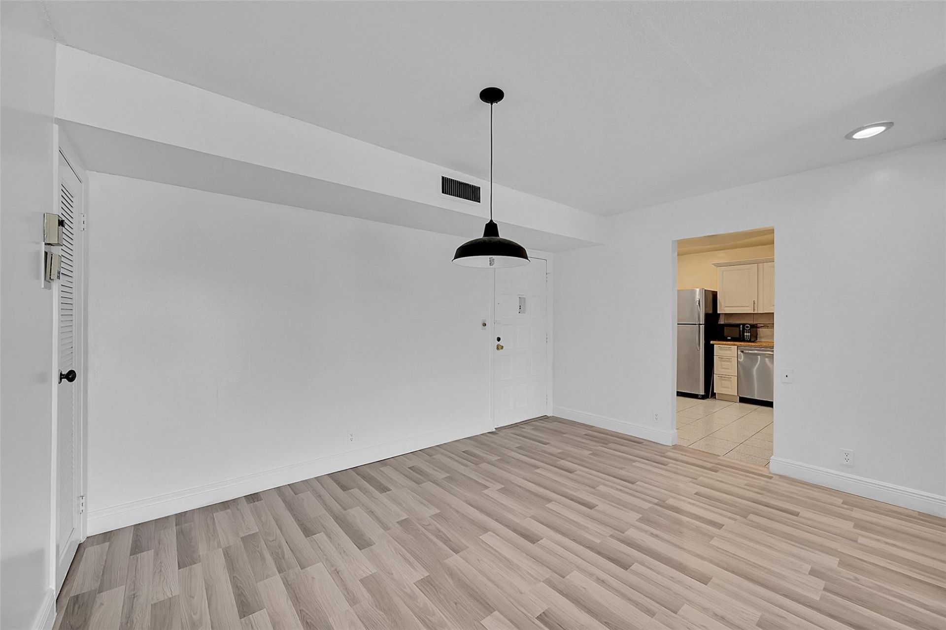 6301 N Falls Circle Drive, Unit 408, Lauderhill, FL 33319 Photo