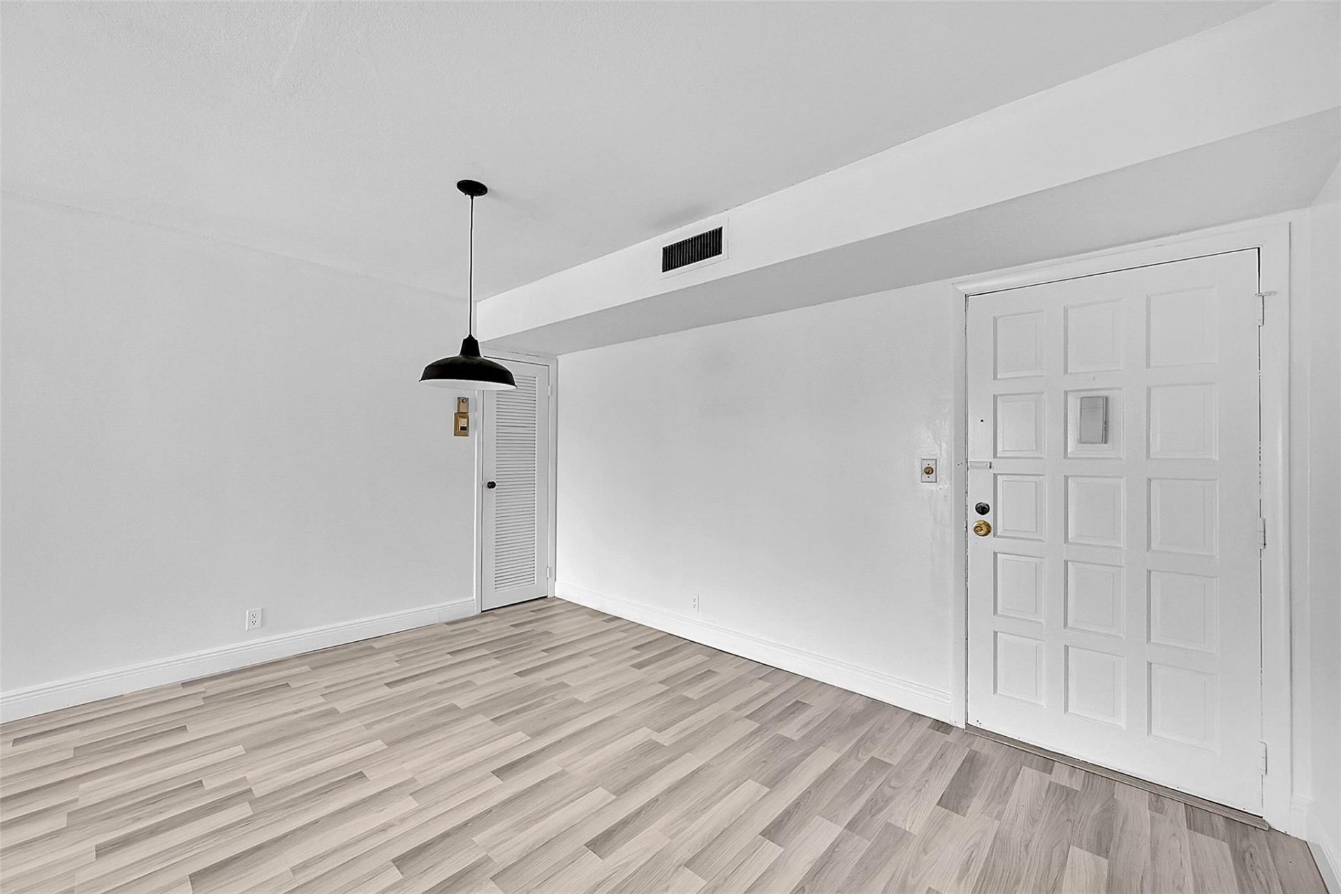 6301 N Falls Circle Drive, Unit 408, Lauderhill, FL 33319 Photo