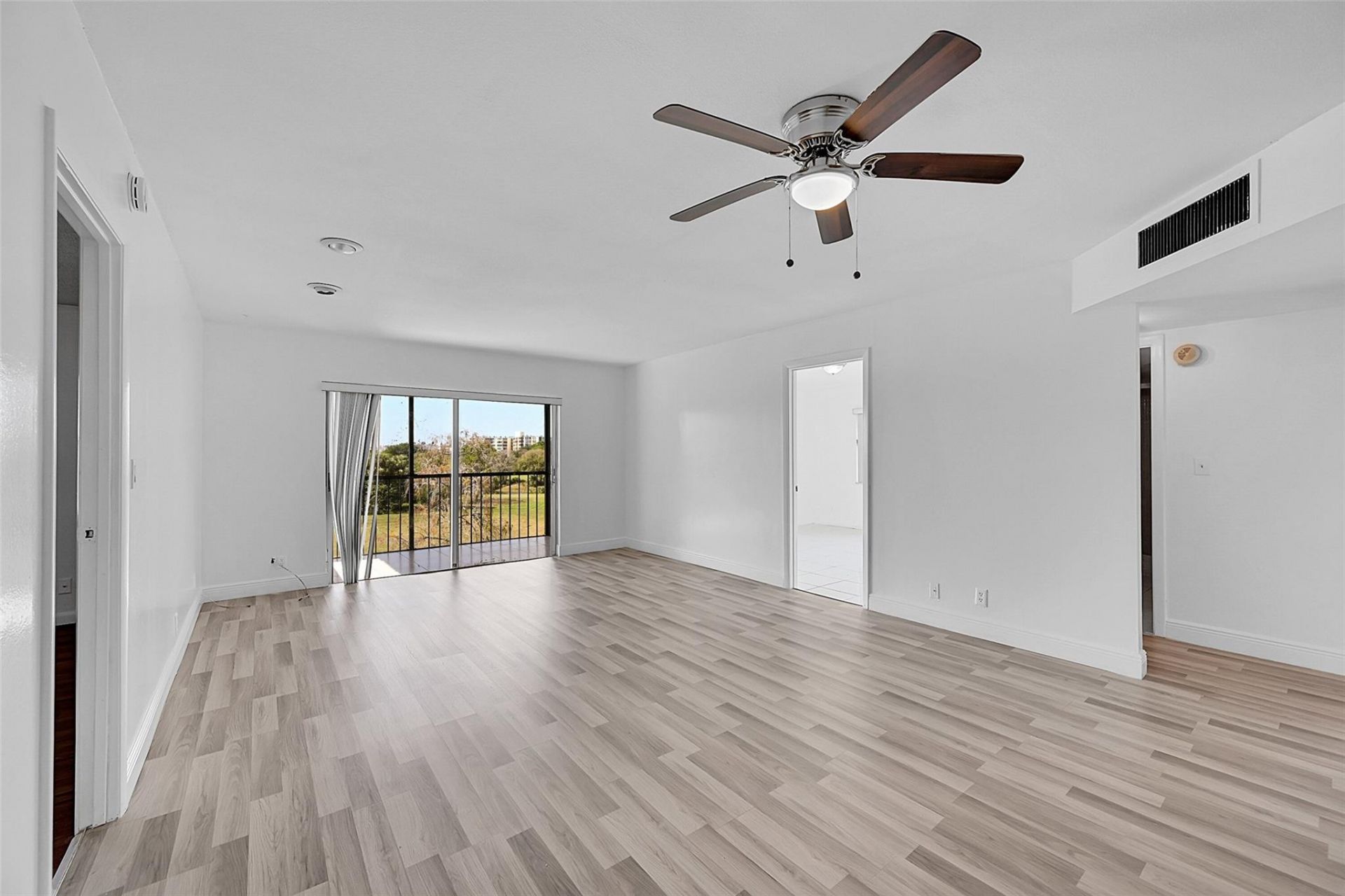 6301 N Falls Circle Drive, Unit 408, Lauderhill, FL 33319 Photo