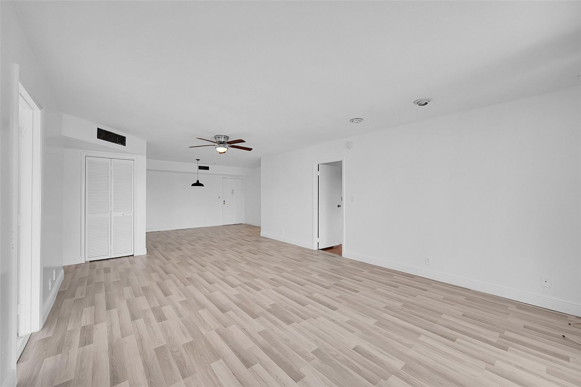 6301 N Falls Circle Drive, Unit 408, Lauderhill, FL 33319 Photo