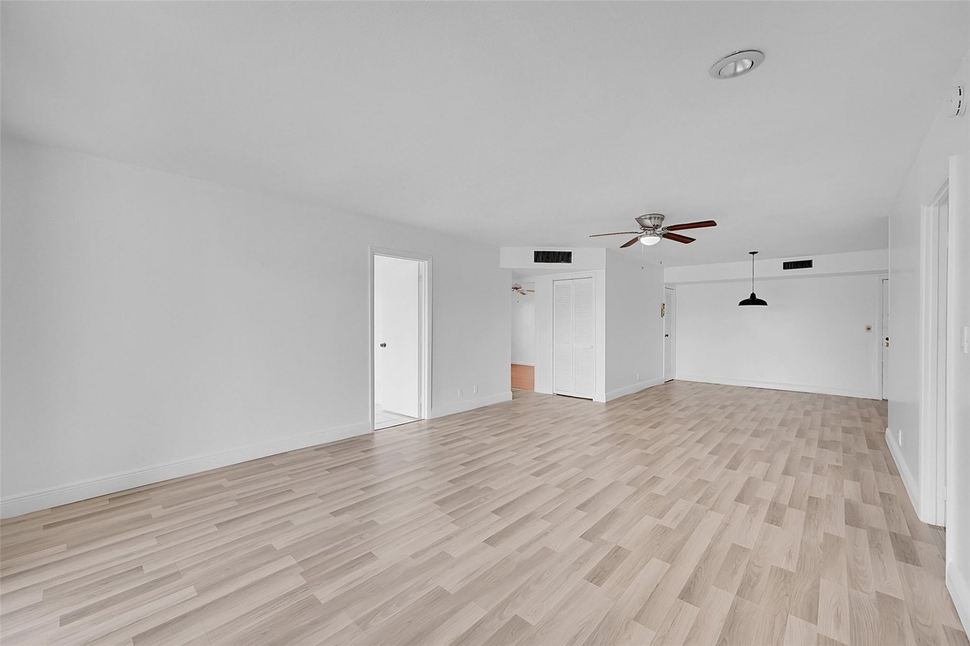 6301 N Falls Circle Drive, Unit 408, Lauderhill, FL 33319 Photo