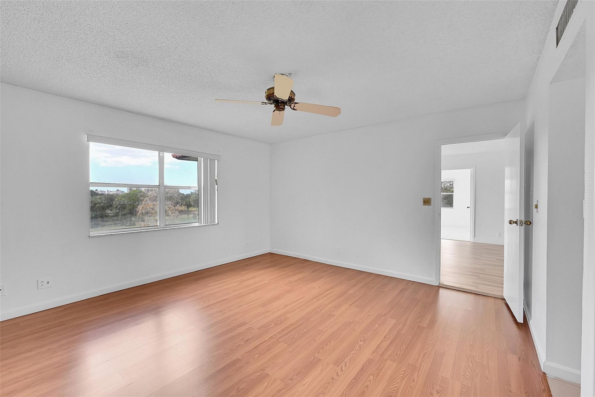 6301 N Falls Circle Drive, Unit 408, Lauderhill, FL 33319 Photo