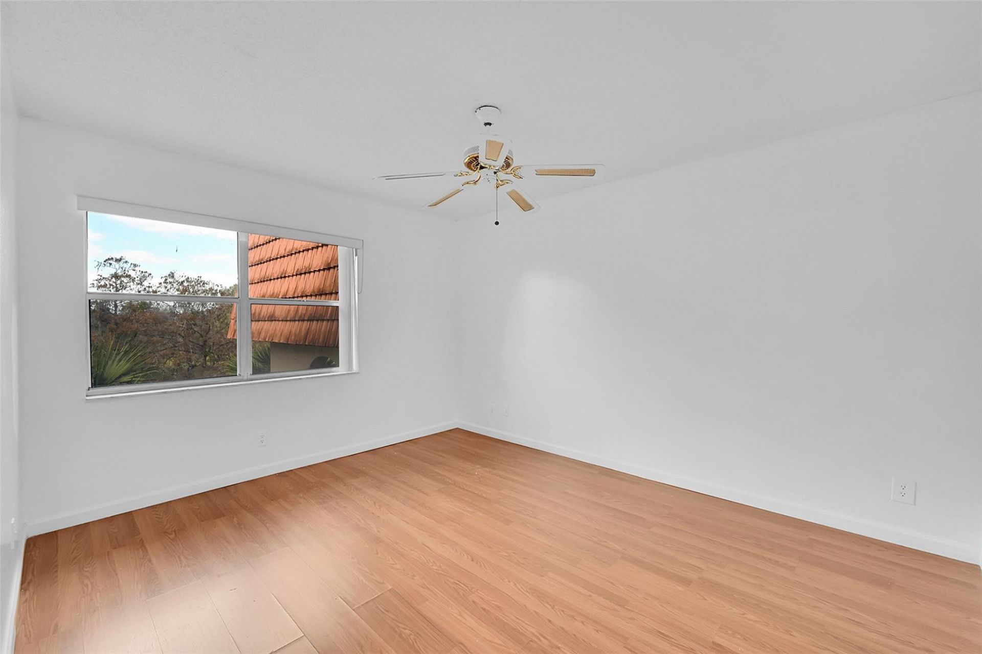 6301 N Falls Circle Drive, Unit 408, Lauderhill, FL 33319 Photo