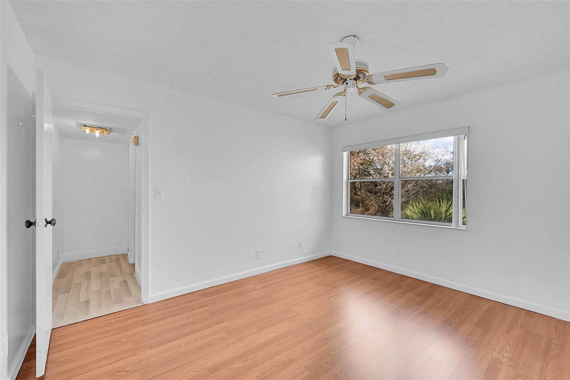 6301 N Falls Circle Drive, Unit 408, Lauderhill, FL 33319 Photo