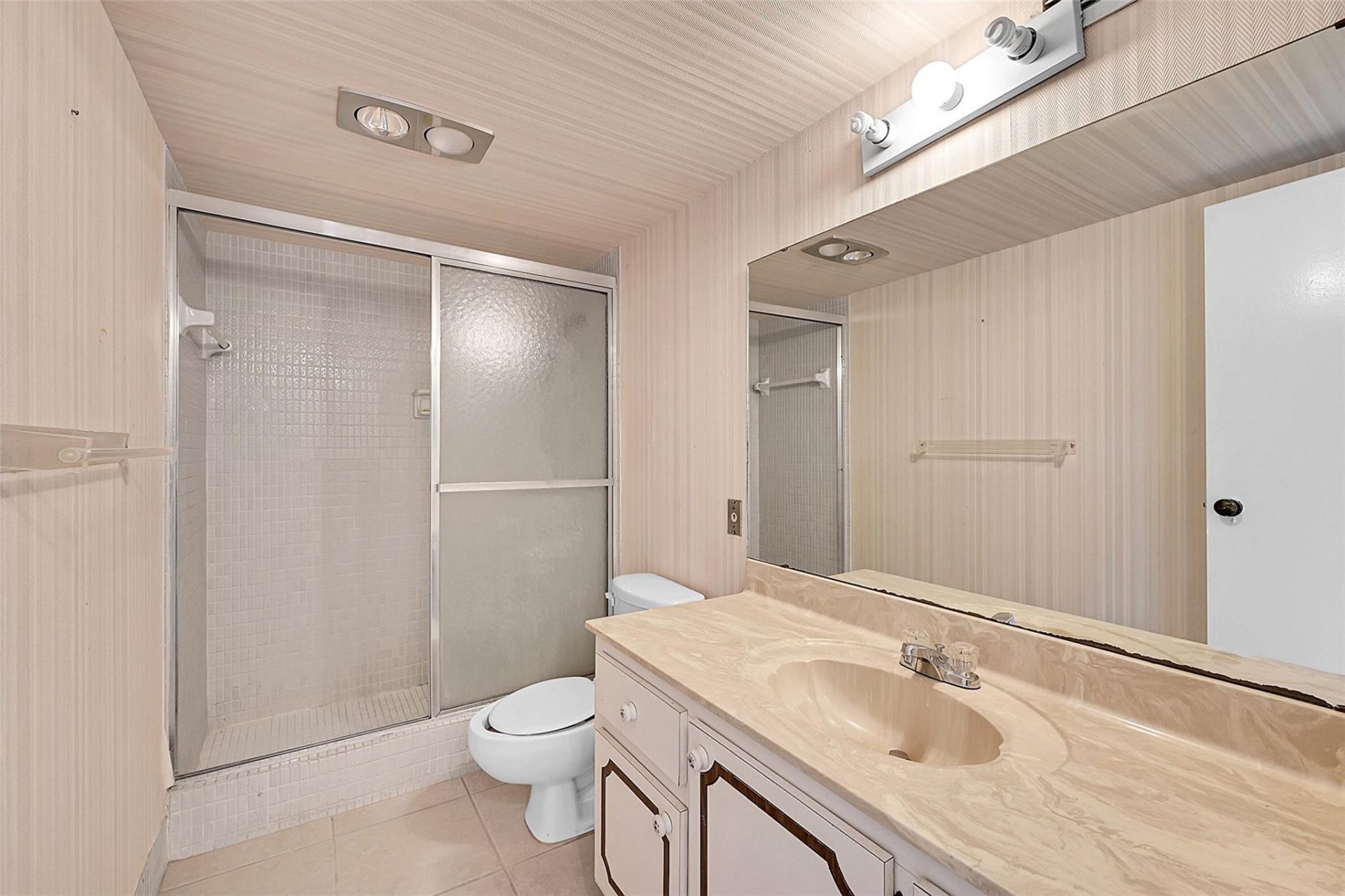 6301 N Falls Circle Drive, Unit 408, Lauderhill, FL 33319 Photo