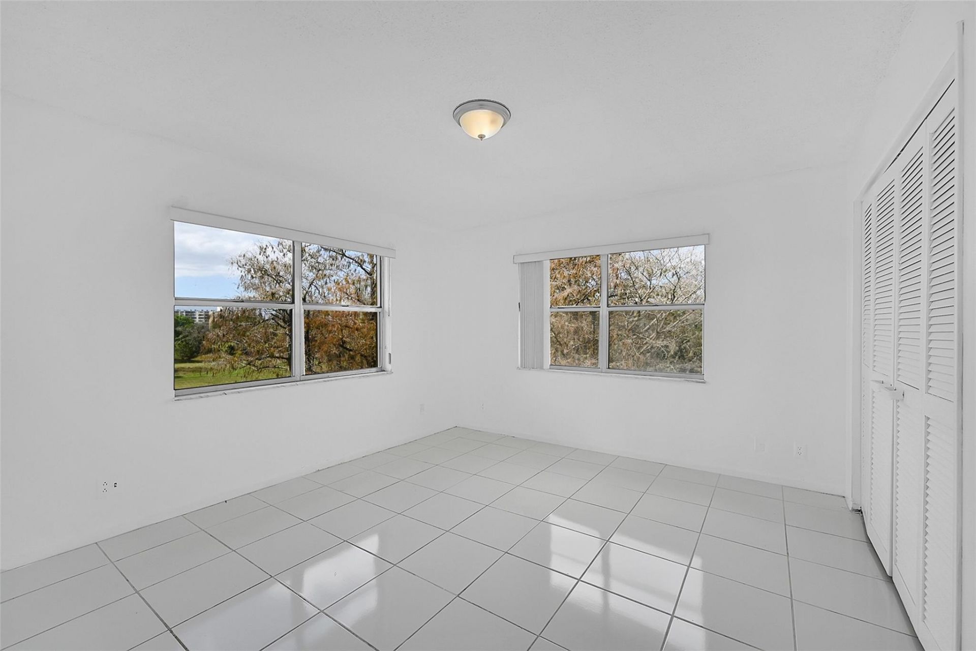 6301 N Falls Circle Drive, Unit 408, Lauderhill, FL 33319 Photo