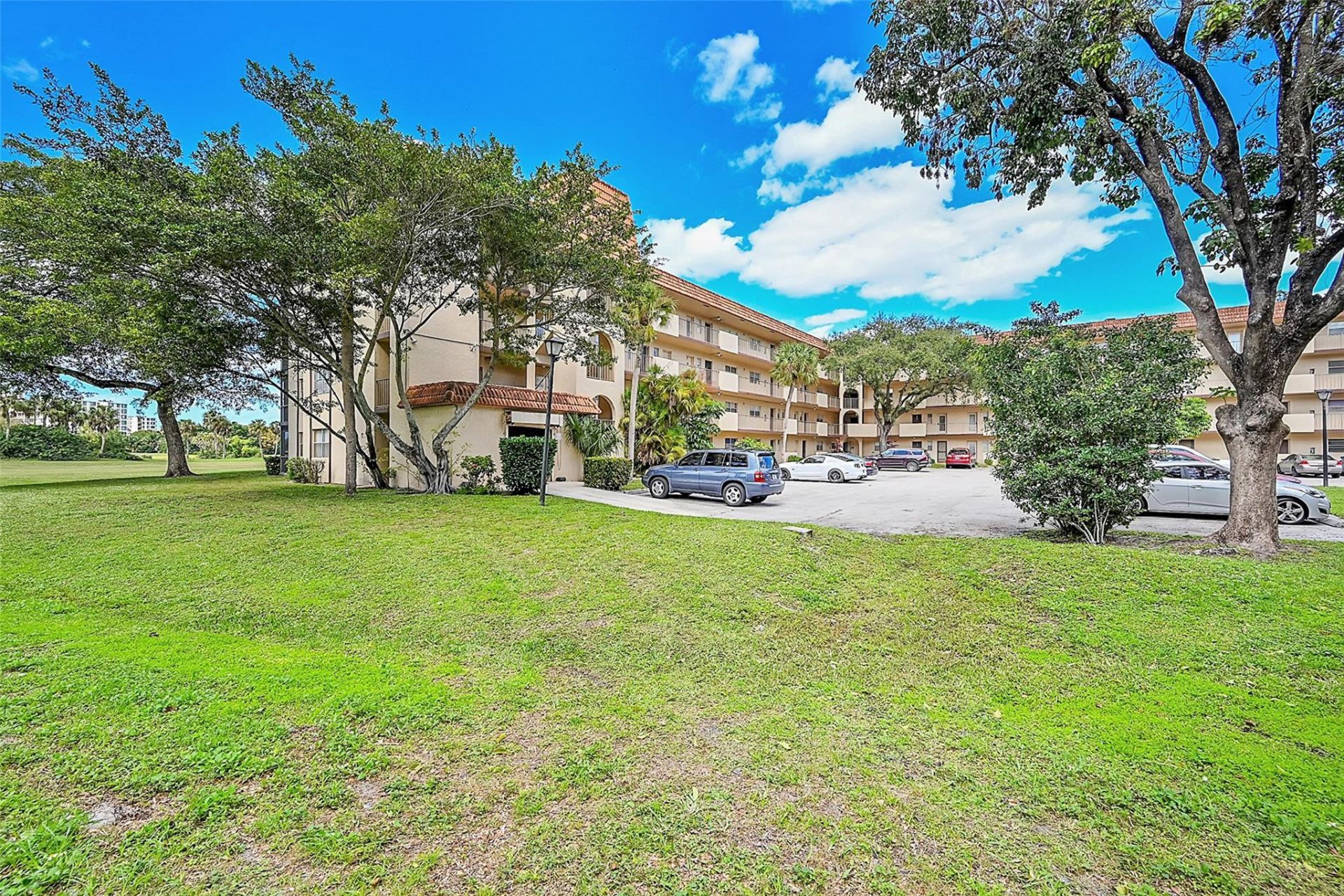 6301 N Falls Circle Drive, Unit 408, Lauderhill, FL 33319 Photo