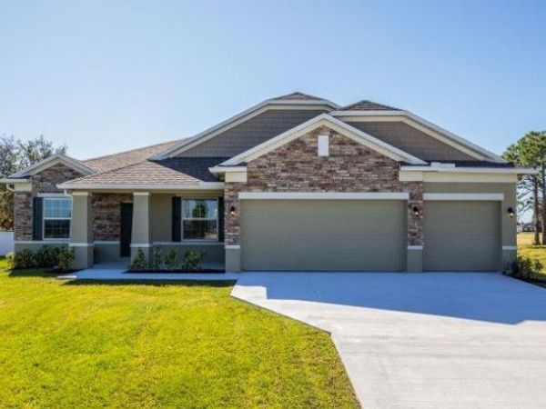 8746 103rd Avenue, Vero Beach, FL 32967