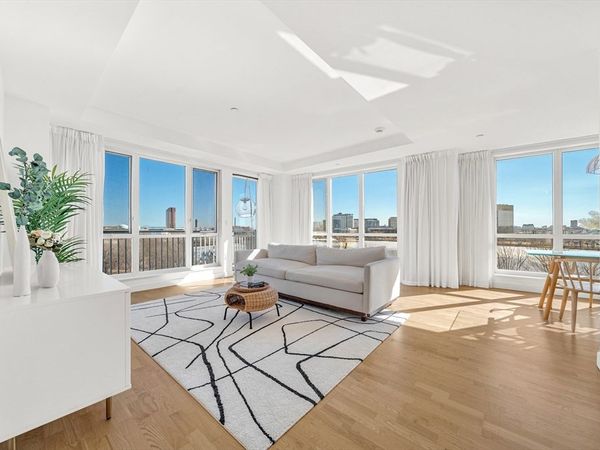 100 Station Lndg, Unit 712, Medford, MA 02155