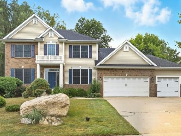 6320 Sudbury Court, Johnston, IA 50131