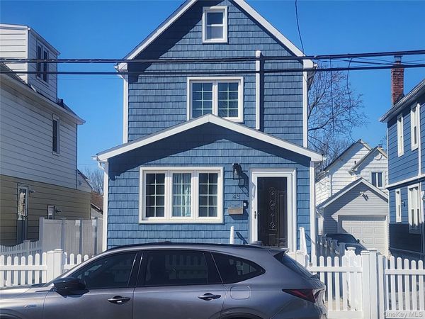 43 Dewitt Street , Valley Stream, NY 11580