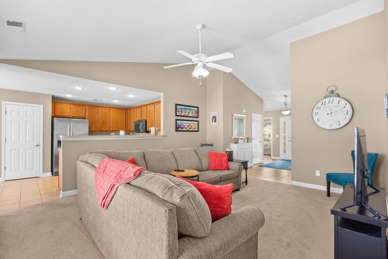 854 Riverward Dr.  Photo 10