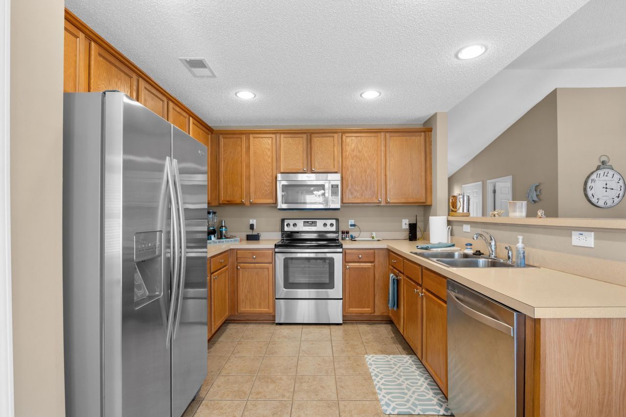 854 Riverward Dr.  Photo 14