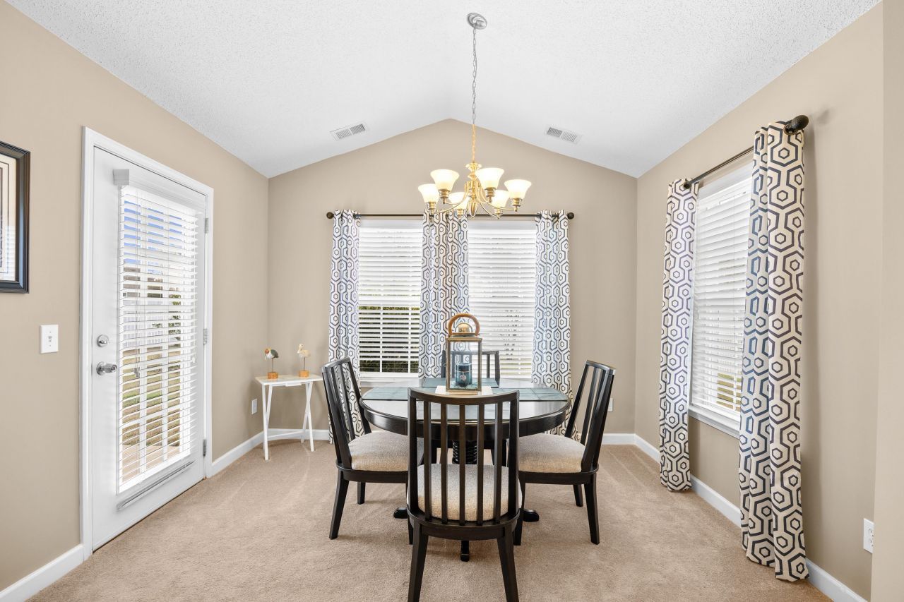 854 Riverward Dr.  Photo 18