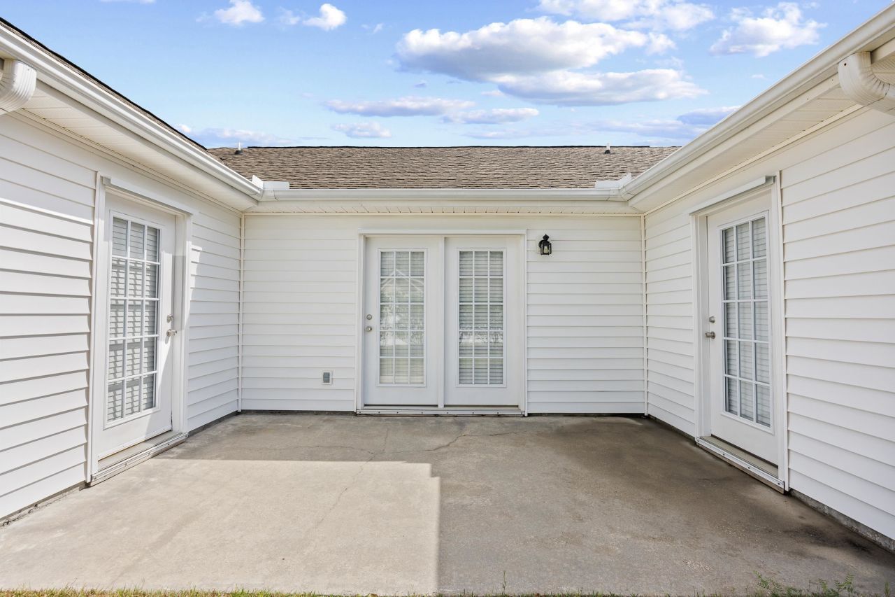 854 Riverward Dr.  Photo 33