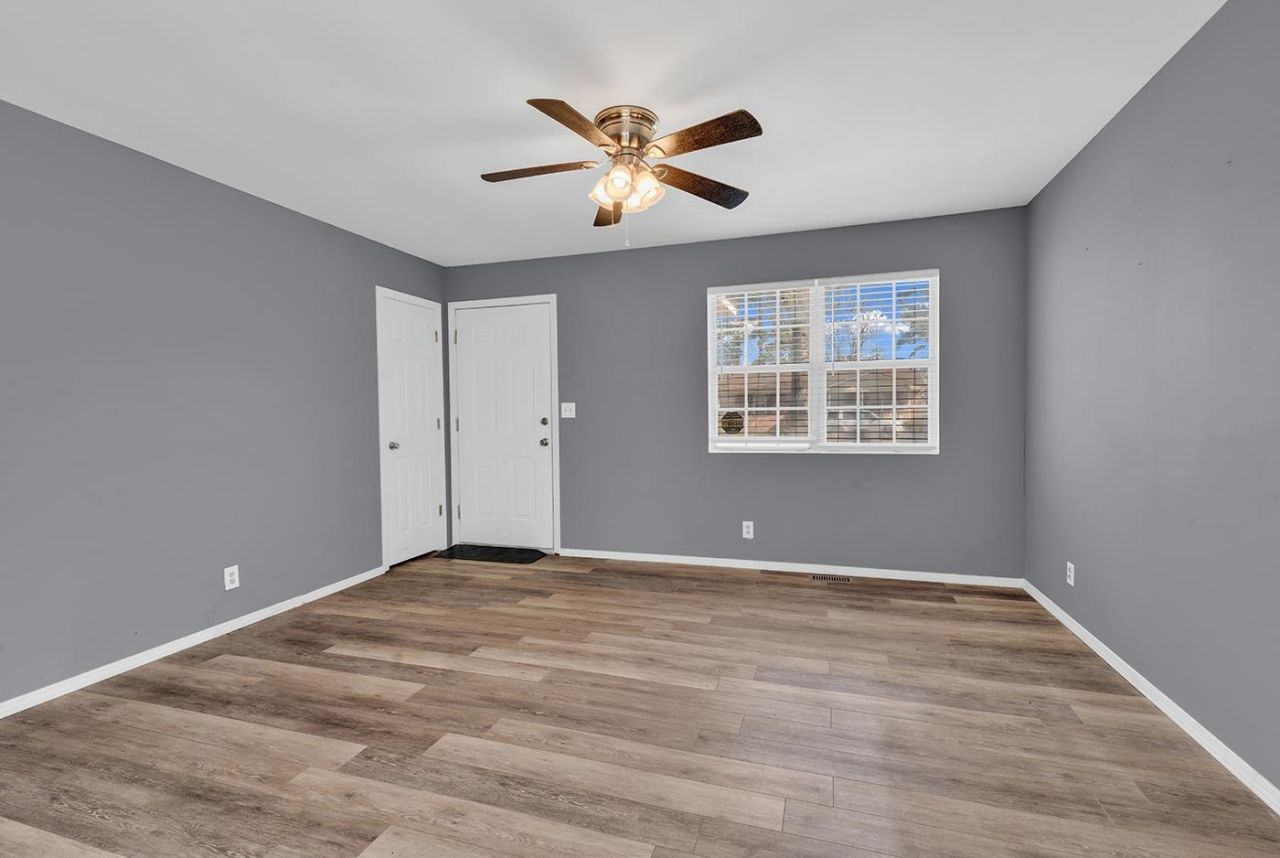 409 Reaves St. Photo 7