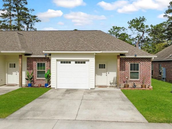 9900 Country Club Dr, Unit #1D, Denham Springs, LA 70726