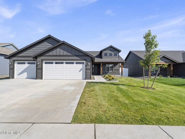 8989 W Swather AVE, Rathdrum, ID 83858