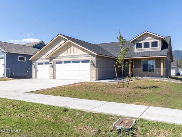 8989 W Swather AVE, Rathdrum, ID 83858