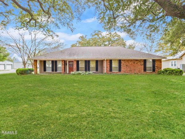 200 N Trahan Avenue , Kaplan, LA 70548