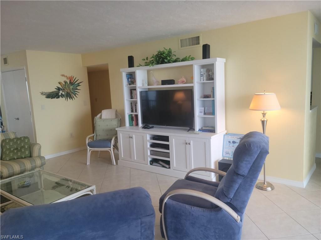 10475 Gulf Shore Dr, Unit 165, Naples, FL 34108 Photo