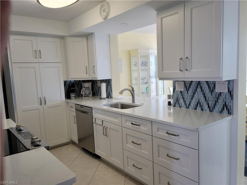 10475 Gulf Shore Dr, Unit 165, Naples, FL 34108 Photo
