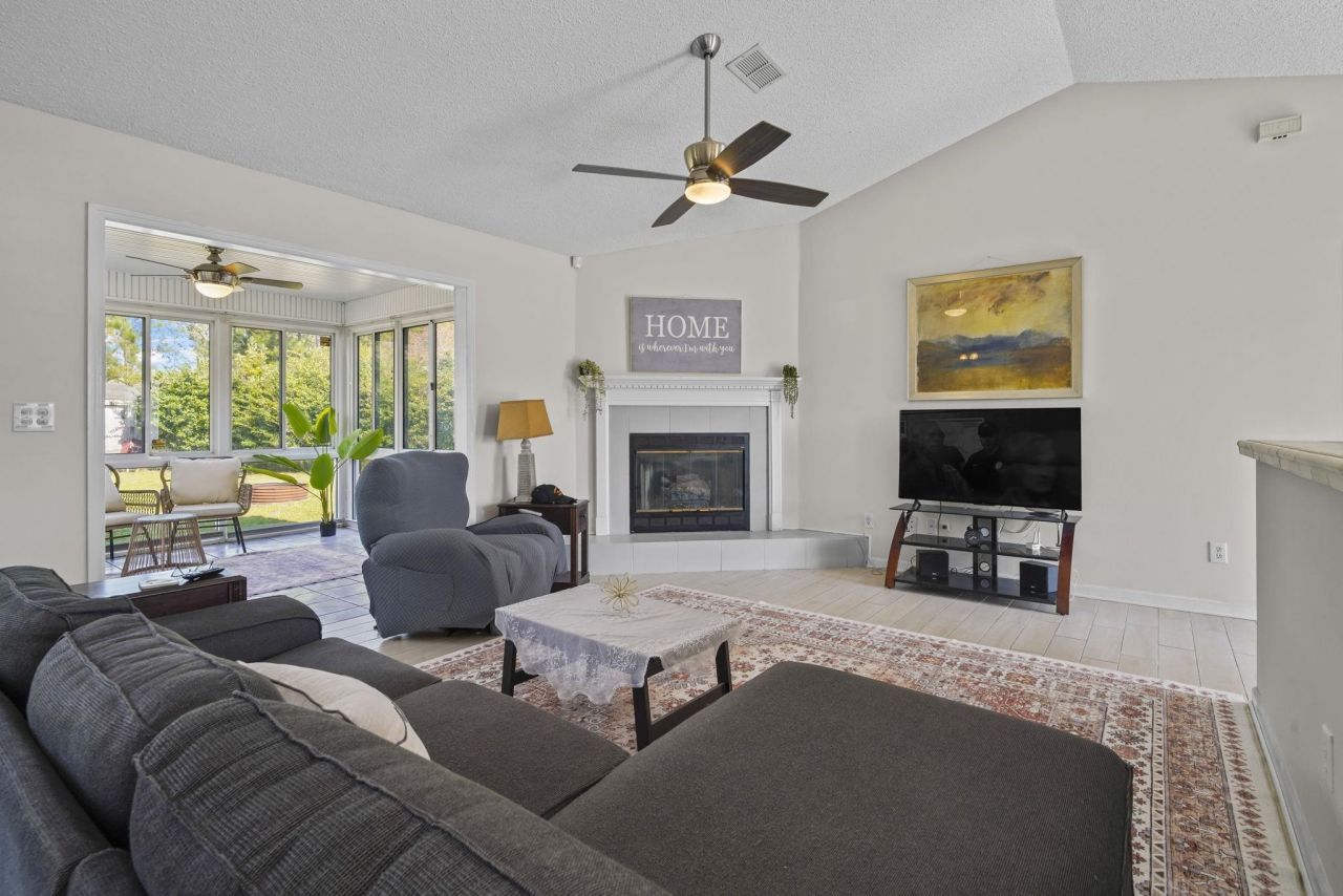 4351 Dew N. Ct. Photo 10