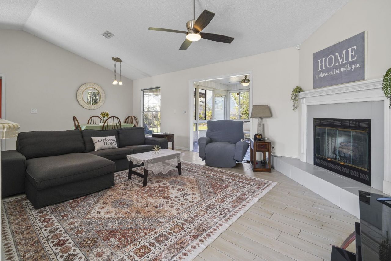 4351 Dew N. Ct. Photo 9