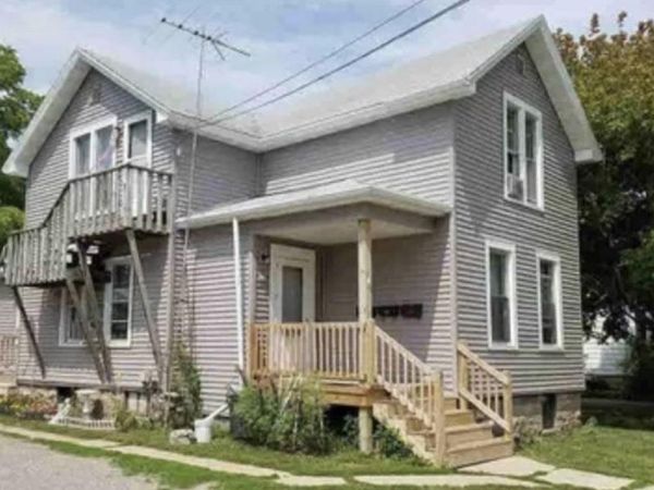 615 MT VERNON STREET, Oshkosh, WI 54901