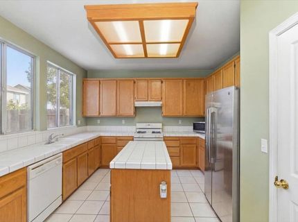 8283 Glencannon Way, Elk Grove, CA 95624 Photo