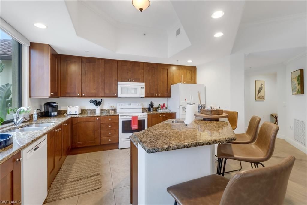 985 Sandpiper St , Unit I204, Naples, FL 34102 Photo