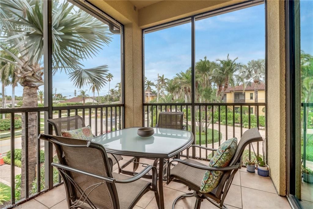 985 Sandpiper St , Unit I204, Naples, FL 34102 Photo