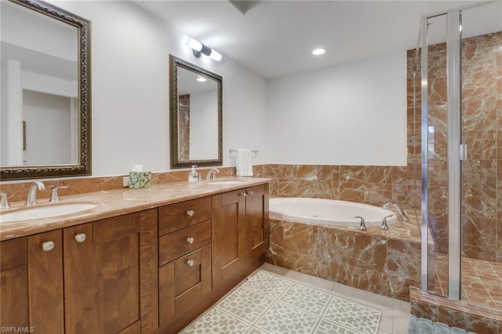 985 Sandpiper St , Unit I204, Naples, FL 34102 Photo