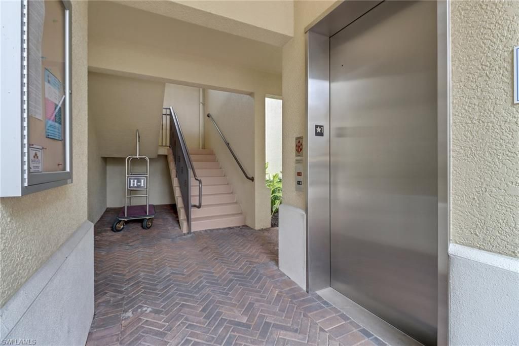 985 Sandpiper St , Unit I204, Naples, FL 34102 Photo