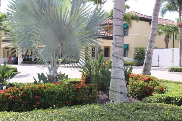 985 Sandpiper St , Unit I204, Naples, FL 34102 Photo