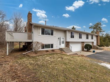 1633 W 140th Street, Burnsville, MN 55337