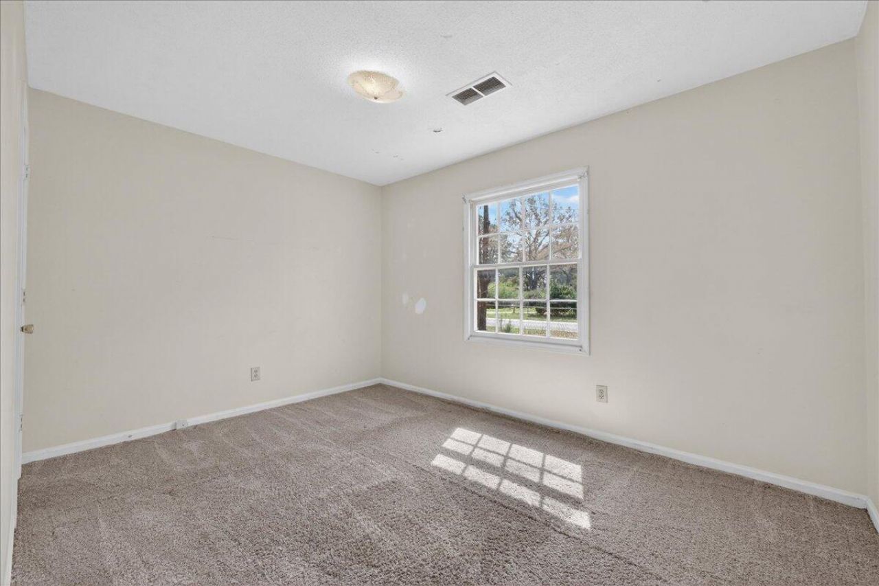 445 Robin Drive Photo 14